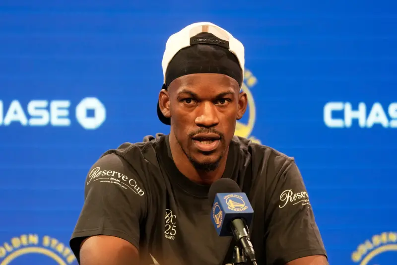 ▲金州勇士總教練Steve Kerr近日親自揭露了Jimmy Butler（圖中者）交易幕後的內情與評價，透露Erik Spoelstra的一句話推動了這次的交易決定。（圖／美聯社／達志影像）