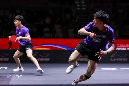 ▲2025杜哈世界桌球錦標賽男雙金牌戰，我國男雙組合林昀儒／高承睿出戰日本組合篠塚大登／戶上隼輔，林昀儒和高承睿首局後來居上，雖然次局被對方扳平，但第三局策略改變收效，目前局數2：1領先，距離金牌越來越近了。（圖／取自ITTF）