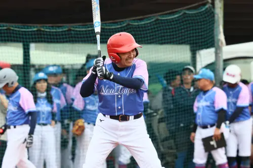 ▲新北市隊在侯友宜市長的帶領下，首局就建立優勢拿下3分