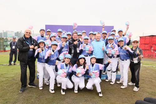 ▲世壯運慢壘新北市拿下銀牌+由IMGA會長布卡頒獎