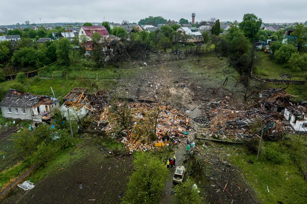 ▲俄羅斯23日晚間開始對烏克蘭首都基輔發動空襲，25日更是對烏克蘭多座城市發動俄烏開戰以來最大規模空襲行動。（圖／美聯社／達志影像）