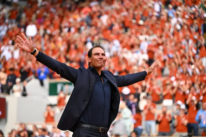 ▲巴黎羅蘭·加洛斯球場（Roland-Garros）見證了一場感人至深的告別儀式，「紅土之王」納達爾（Rafael Nadal）正式在法網的主場——Philippe-Chatrier中央球場留下自己的名字與足跡。（圖／取自Roland-Garros X）