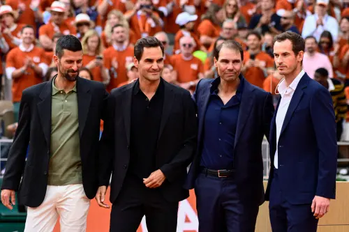 ▲14屆冠軍得主納達爾（Rafael Nadal）在費利普·夏蒂耶球場舉行告別儀式，正式向法網賽場揮別。曾與他締造無數經典對決的「四巨頭（Big 4）」——Novak Djokovic、Andy Murray與Roger Federer也一同登場。（圖／美聯社／達志影像）