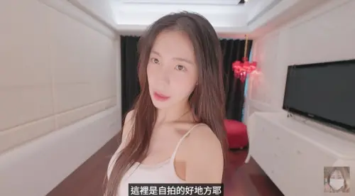 李多慧開心曬出新家環境,從超大鞋櫃、水晶吊燈到獨立廚房都讓她直呼滿意,特別是夢幻吊燈更成為她的最愛。(圖/李多慧YouTube) ▲李多慧開心曬出新家環境,從超大鞋櫃、水晶吊燈到獨立廚房都讓她直呼滿意,特別是夢幻吊燈更成為她的最愛。(圖/李多慧YouTube)