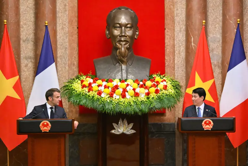 馬克宏首次正式出訪越南　提供美中之外「第3條路」