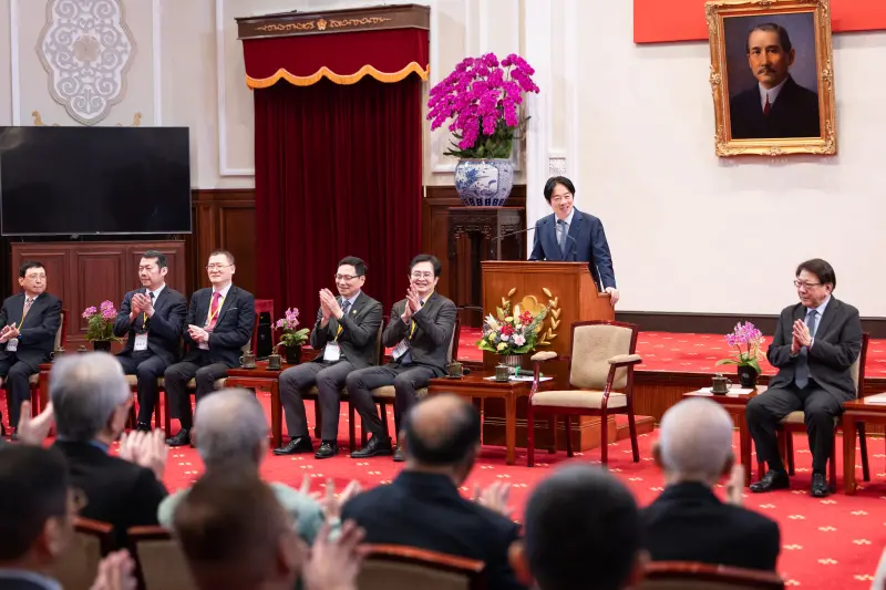 ▲賴清德接見台南市醫師公會、台南市27大醫事團體暨六師公會重要幹部，致詞時提及總統肩負三項使命，如同自己棄醫從政時的精神，從未改變過。（圖／總統府提供）