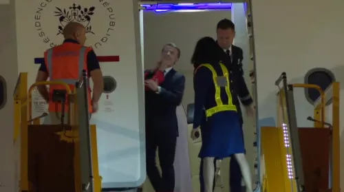 ▲法國總統馬克宏被老婆賞巴掌畫面瘋傳。（圖／美聯社／達志影像）