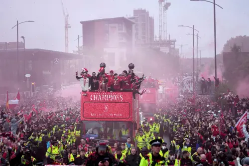 ▲英超利物浦奪冠勝利巡遊(圖/美聯社/達志影像) ▲英超利物浦奪冠勝利巡遊(圖/美聯社/達志影像)