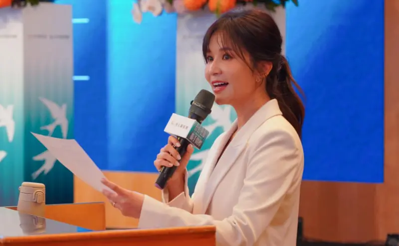 ▲吳怡霈近日稽查帳目後發現，遭合作10年的經紀人江小姐背叛，她細數對方5大罪狀，昨晚再度發聲表示，表示自己幾百萬元被盜領。（圖／吳怡霈臉書）