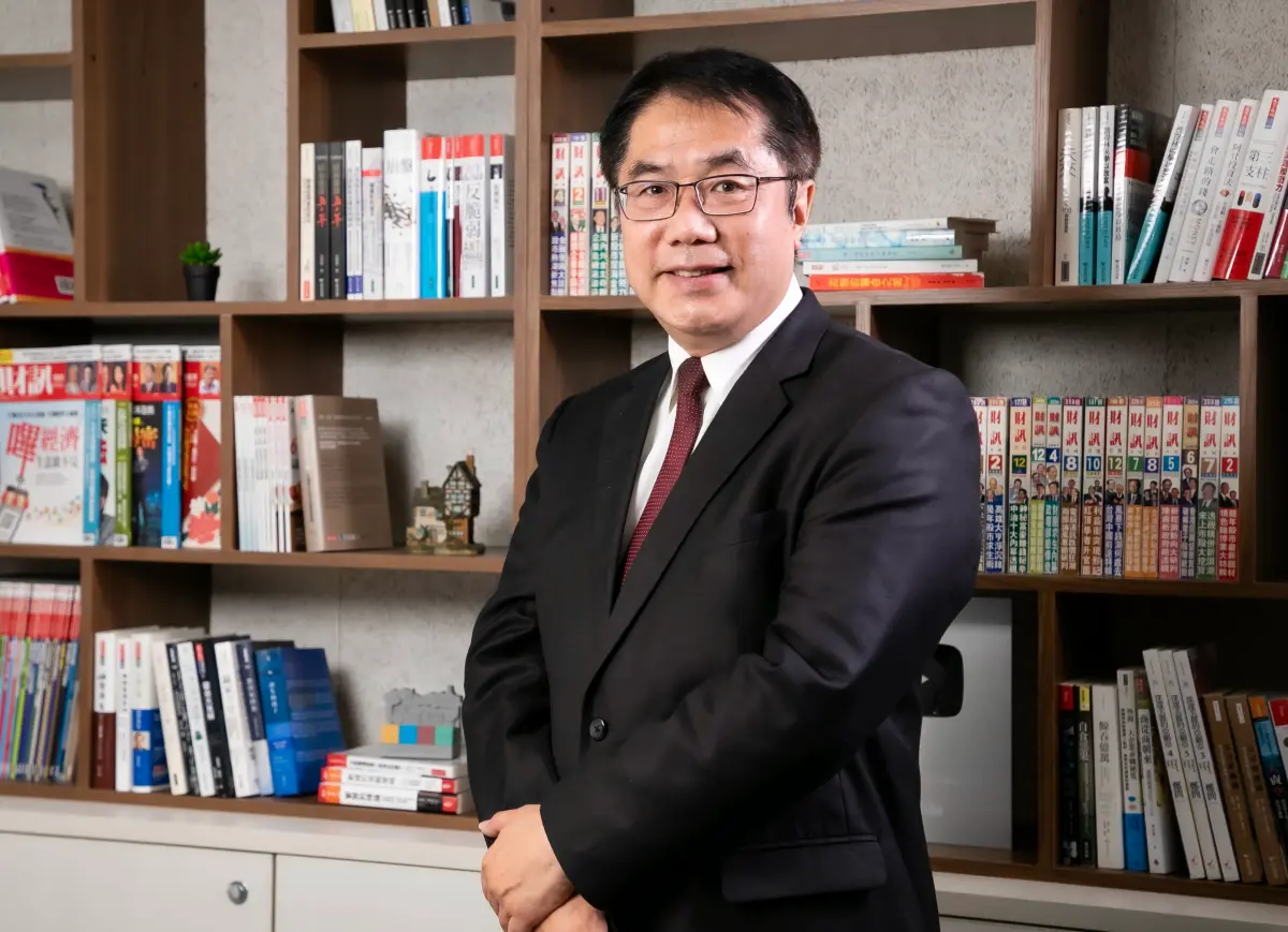 ▲台南市長黃偉哲遭盜用頭貼發停班課訊息，市刑大已獲報展開調查，稍早傳喚涉案女高中生到案。（圖／南市府提供）