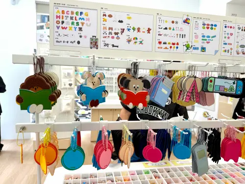 ▲object帶上人氣插畫家SO SO STUDIO、崔高興作品一起登台。（圖／記者蕭涵云攝）