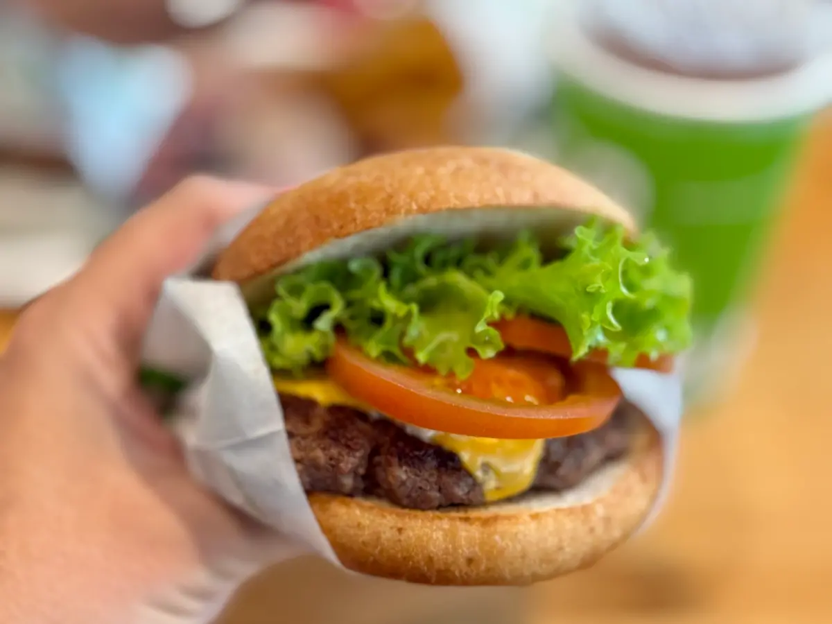 ▲今天5月28日是國際漢堡日。（圖／記者葉盛耀攝）