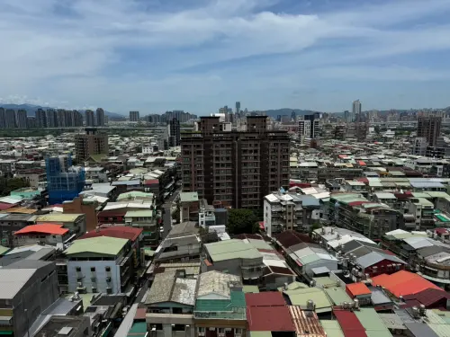 ▲台北萬華區今年第一季40%買50年老公寓，隨著全新捷運「萬大中和線」即將在2027年底完工，危老改建引發關注。（圖／鄉林不動產研究室提供）