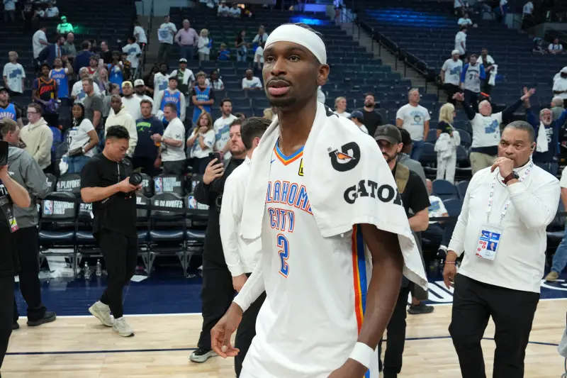 ▲NBA西區冠軍賽G4，雷霆在Shai Gilgeous-Alexander（SGA）準大三元的帶領下，終場以128:126險勝灰狼，系列賽取得3:1聽牌優勢。不過，SGA賽後卻透露對球隊表現仍有「遺憾」。（圖／路透／達志影像）