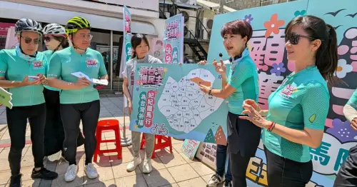 立法委員陳亭妃今(27)日上午於台南府城隍廟前,宣布「顧台灣護民主妃妃鐵馬隊」要於端午3天連假啟動鐵馬行動。(圖/陳亭妃提供) ▲立法委員陳亭妃今(27)日上午於台南府城隍廟前,宣布「顧台灣護民主妃妃鐵馬隊」要於端午3天連假啟動鐵馬行動。(圖/陳亭妃提供)