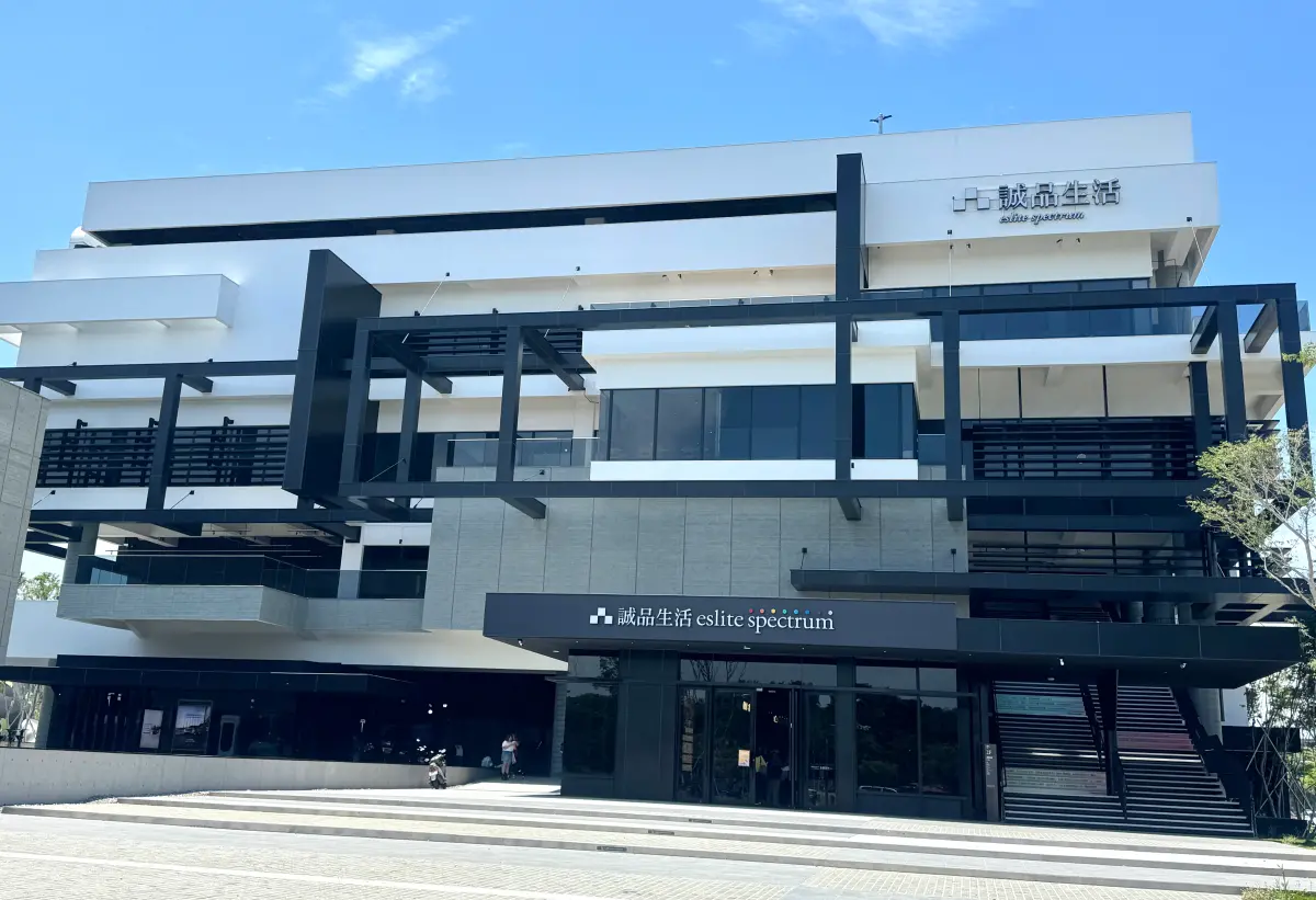 開箱／南台灣最大誠品登場！93家餐飲、品牌一覽 還有露天電影院
