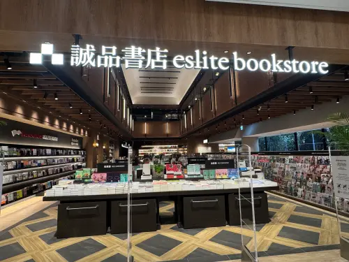 ▲圖書品項為南台灣最豐富的書店。（圖／記者鍾怡婷攝）
