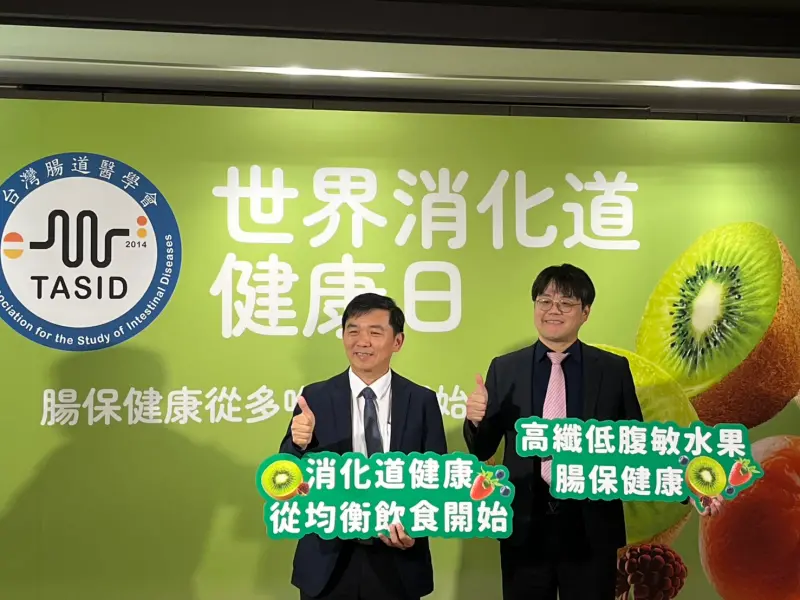 ▲醫師提醒，研究認為大腦跟腸道彼此相連，因此腸道出問題，可能會增加失智、失眠或憂鬱風險。（圖／記者張乃文攝）