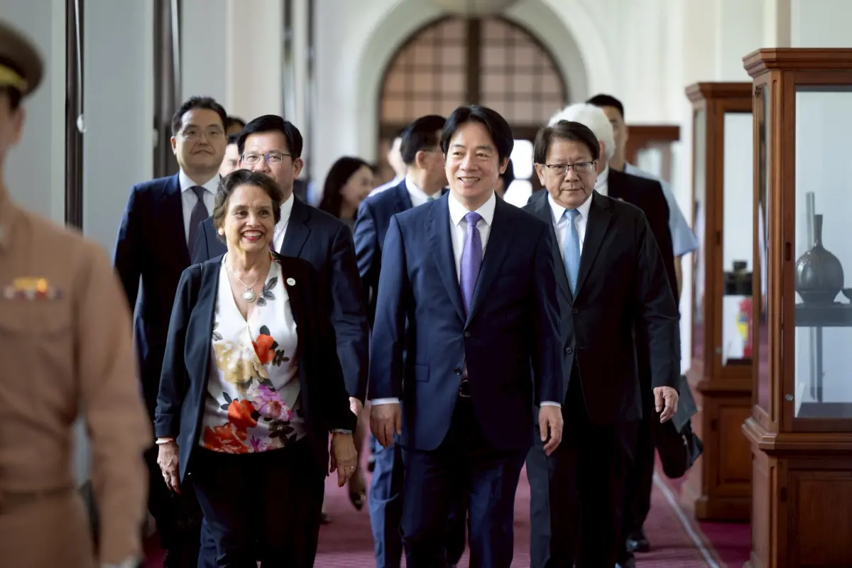 ▲總統府設宴款待美國關島總督古蕾露，更準備傳統肉粽讓外賓體驗端節氣氛。（圖／總統府提供）