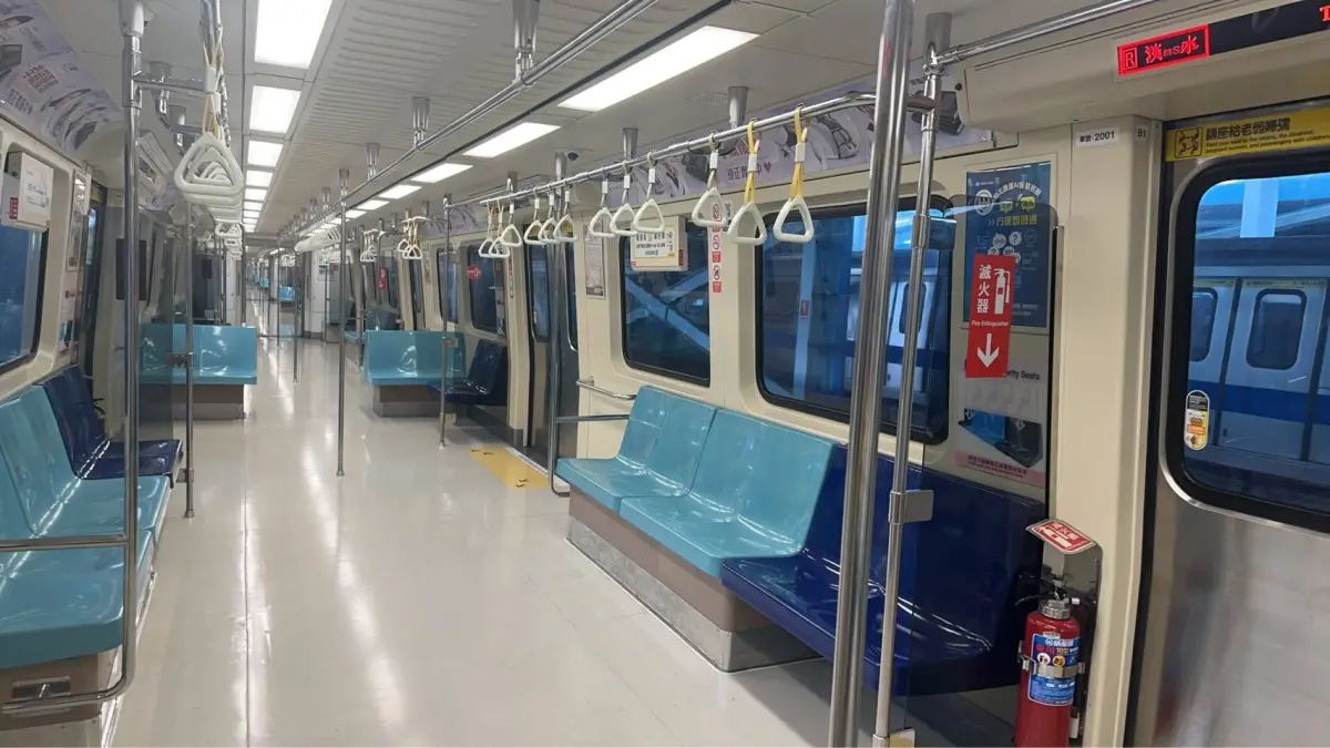 北捷又出手了！車廂再改版「新增1設施」 乘客全拍手：終於得救