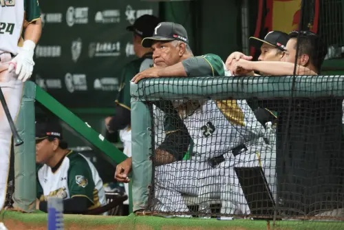 ▲台鋼雄鷹打擊教練路易士曾效力兄弟象、高屏雷公，2022年重返台灣，執教雄鷹。（圖／台鋼雄鷹提供）