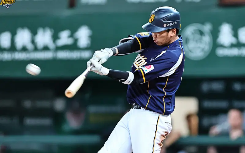 ▲中信兄弟王威晨在延長賽適時一擊，幫助球隊以4：3險勝台鋼雄鷹。（圖／中信兄弟提供）