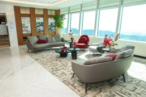 獨／銀行副總好忙！年薪306萬還偷兼7份差被炒魷魚
