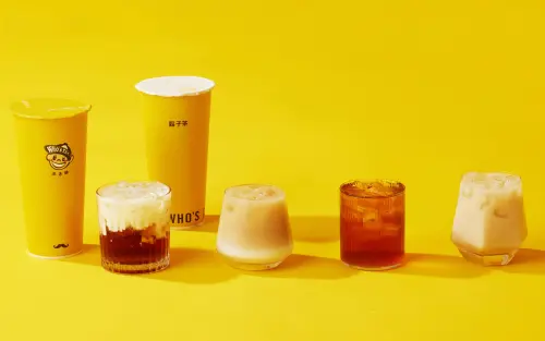 童年回憶來了!鬍子茶x王子麵聯名周邊開搶 一沐日推九層塔奶蓋 ▲WHO'S TEA鬍子茶夏日清爽「茶花沐烏龍」4大新品開喝。(圖/鬍子茶提供)