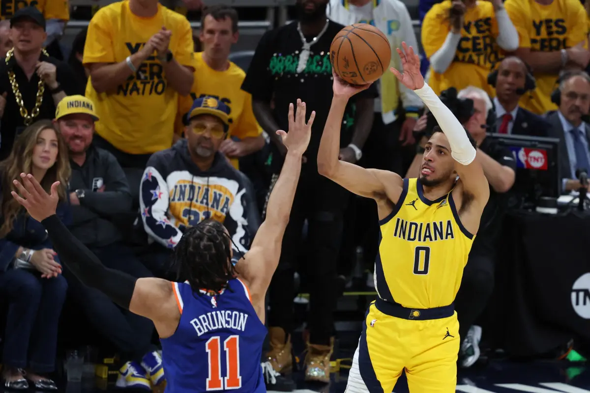 ▲NBA東區冠軍賽G4，溜馬在主場以130:121擊敗尼克，系列賽取得3:1聽牌優勢。溜馬球星Tyrese Haliburton狂轟32分、15助攻、12籃板，繳出0失誤大三元表現。（圖／路透／達志影像）