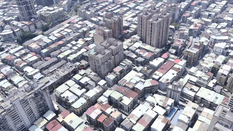 ▲何世昌指出，4月雖然有關稅戰，房市交易量下滑，但是對於房價的衝擊似乎低於預期。（圖／信義房屋提供）