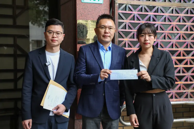 ▲國民黨赴北檢告發李俊俋公器私用，涉背信、侵佔。（圖／國民黨提供）