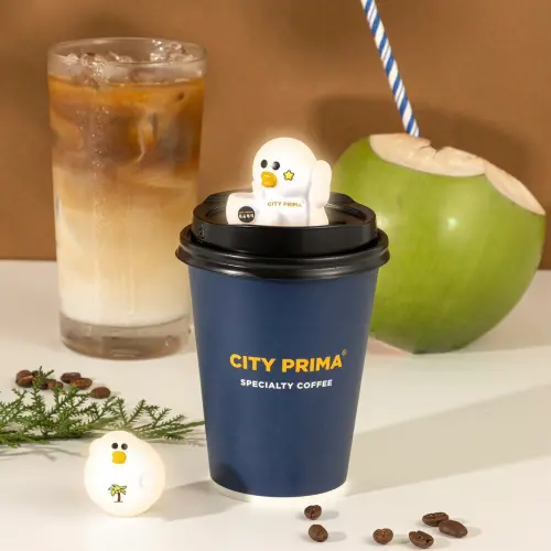 ▲7-11 CITY指定飲品滿百元（可累計），即可獲得任一款以CITY系列飲品結合莎莉設計的「星光拍拍公仔」。（圖／7-11提供）