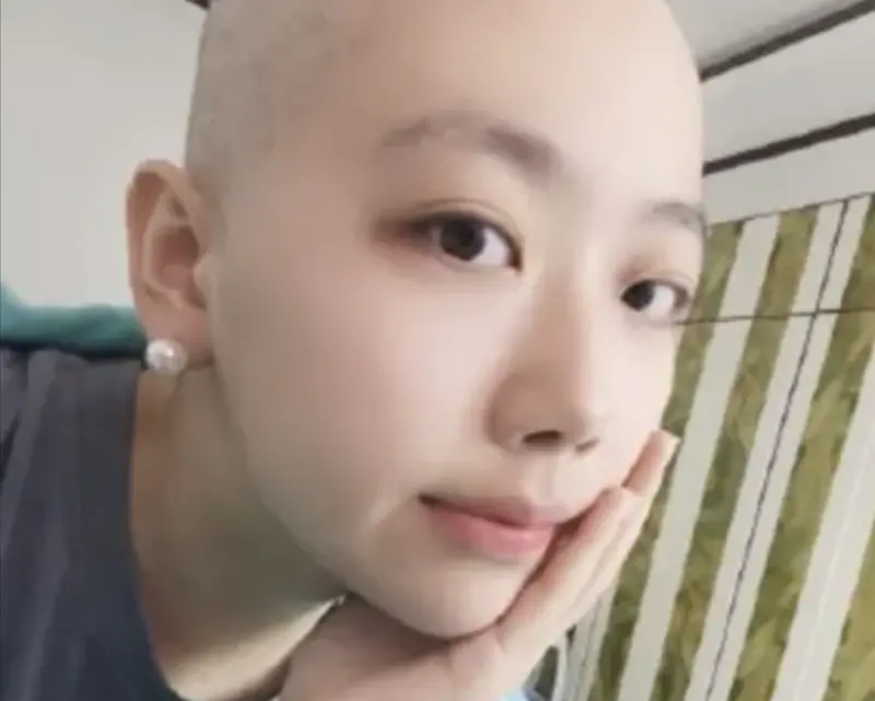 ▲大陸知名抗癌網紅「千千」在5月24日凌晨因胃癌離世，年僅25歲。（圖／翻攝微博）