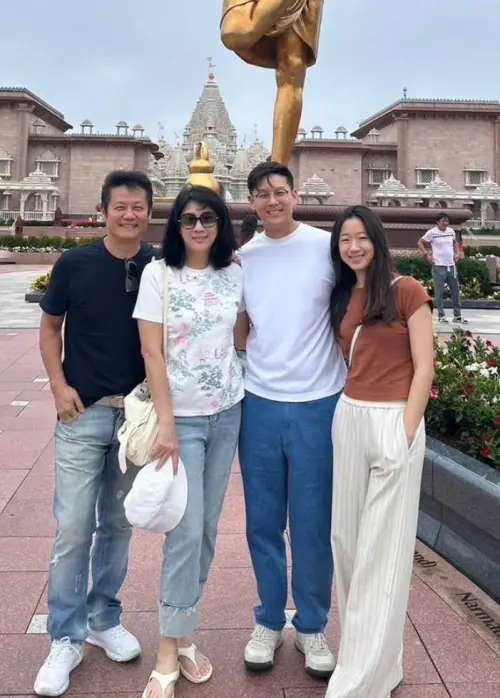 ▲徐乃麟博士小兒子徐廷墉(右)近照曝光。(圖/翻攝自徐乃麟臉書) ▲徐乃麟博士小兒子徐廷墉(右)近照曝光。(圖/翻攝自徐乃麟臉書)