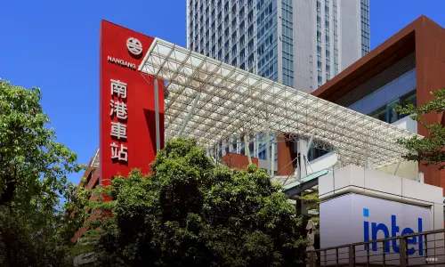 ▲南港國際SKYPARK選址巧妙,坐擁南港五鐵動能,又能鬧中取靜,享有綠意盎然的愜意生活。(圖/業者提供) ▲南港國際SKYPARK選址巧妙,坐擁南港五鐵動能,又能鬧中取靜,享有綠意盎然的愜意生活。(圖/業者提供)