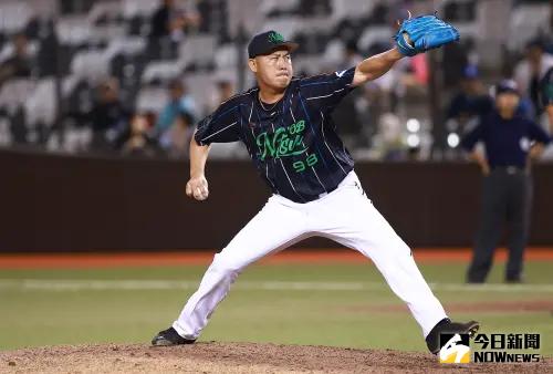 ▲國體大OB投手林煜清發生投手犯規，免費奉送山羊兄弟1分。（圖／記者葉政勳攝）