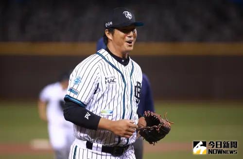 ▲山羊兄弟高國輝在金牌賽守三壘，還演出一次精彩的雙殺守備，賽後笑說這是最後一次當球員。（圖／記者葉政勳攝。）