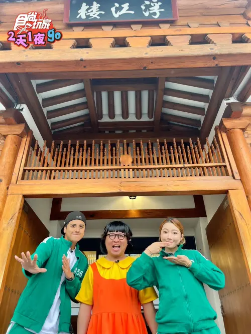 ▲納豆（中）與依依（右）、曾子余（左）3人在愛妓峰觀察北韓日常，遠望農田發現竟是軍人在插秧耕作，依依驚喊像假人。（圖／TVBS提供）