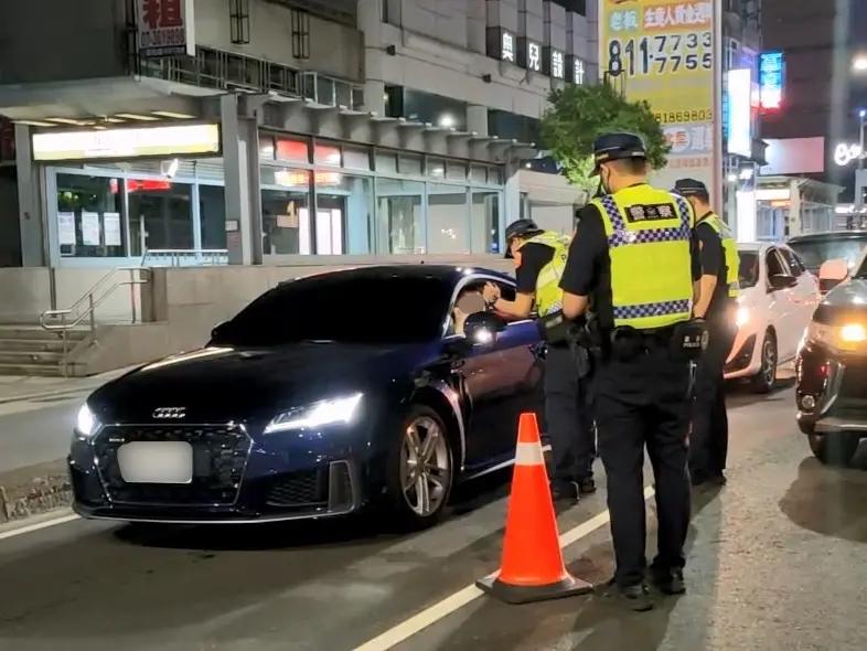 ▲端午節連假期間，高市警局持續規劃自今天起，於端午節3天，動員逾千人次警力，以不定時、不定點的方式持續執行酒駕取締勤務。（圖／高市警局交通大隊提供）
