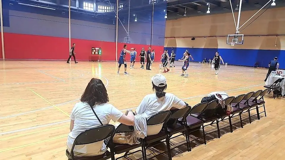 ▲北市大安運動中心突然停電，28日至29日籃球相關賽事移到和平籃球場進行。（圖／世壯運提供）