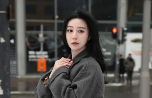 ▲范冰冰（如圖）2018年傳出因涉嫌逃漏稅遭警方逮捕，在她的緋聞男友中，據傳經紀人穆曉光頂替她坐牢。（圖／翻攝范冰冰微博）