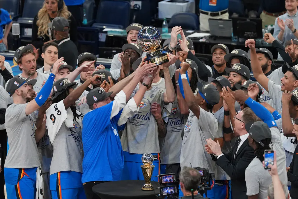 ▲NBA西區決賽G5，奧克拉荷馬雷霆主場以124：94痛擊明尼蘇達灰狼，以總比分4：1晉級總冠軍賽，繼2012年後再度踏上爭冠舞台。（圖／美聯社／達志影像）