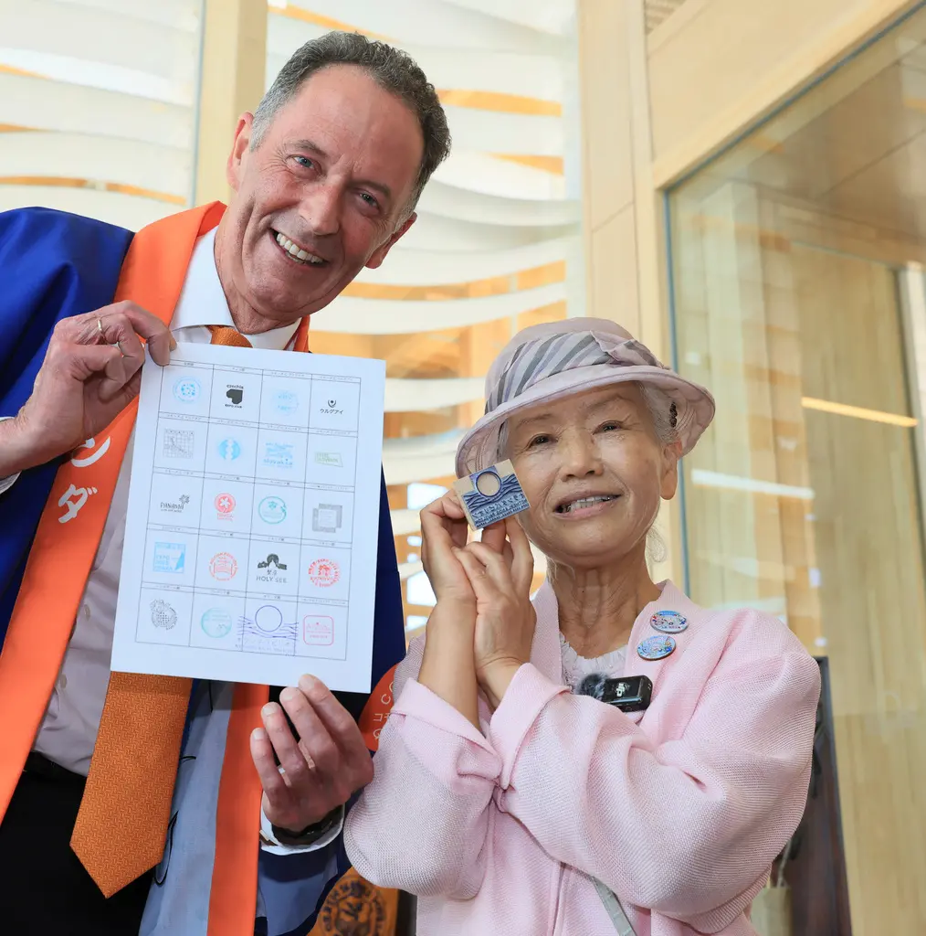 ▲「世博奶奶」山田外美代，在28日時，造訪大阪世博荷蘭館之後，達成了「征服」世博所有展館的壯舉。（圖／美聯社／達志影像）