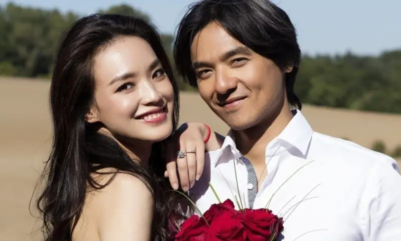 ▲舒淇（左）過去曾親口在節目上吐槽，說自己「看不上馮德倫（右）」，表示兩人認識20年才結婚，是因為以前跟馮德倫不來電，笑說當時合作的對象都是大帥哥，對馮德倫無感。（圖／舒淇IG）