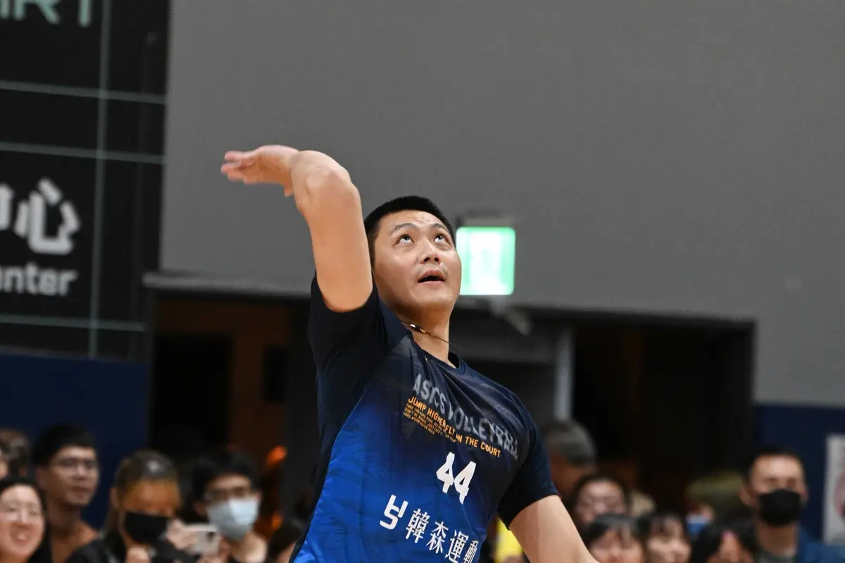 ▲由旅日好手「黑狗」陳建禎領軍的「Let’s go drink tonight」隊在世壯運室內排球男子賽奪得金牌。（圖／世壯運組委會提供）