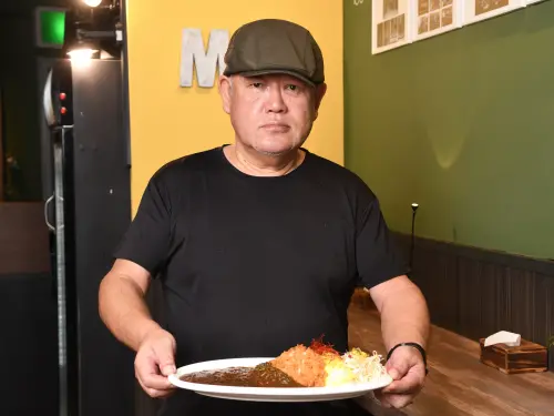 ▲桂川先生堅持將道地的「日式咖哩」帶來臺灣,創立「粕粕咖哩」品牌。(圖/翻攝畫面) ▲桂川先生堅持將道地的「日式咖哩」帶來臺灣,創立「粕粕咖哩」品牌。(圖/翻攝畫面)