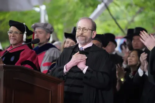 ▲哈佛大學校長艾倫·加伯在畢業典禮上致詞。（圖／美聯社／達志影像）