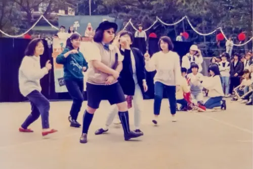 ▲(圖3)鍾欣凌說從小她就不怕被看見，不吝展現情緒與想法，也許自那時起她就註定要站上舞台。（圖片提供／齊石傳播）_1