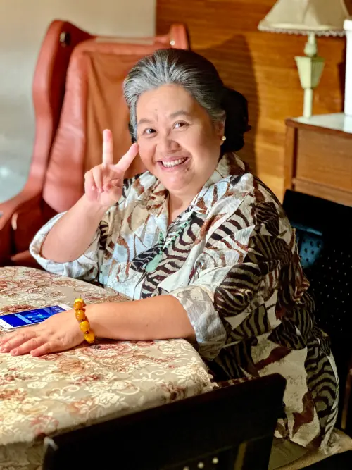 ▲(圖6)鍾欣凌在《我的婆婆怎麼那麼可愛》系列影集中飾演的婆婆，透過她細膩又生動的詮釋，將一位保守傳統的婆媽形象，轉化為一個惹人心疼又充滿笑淚的可愛角色。（圖片提供／齊石傳播）