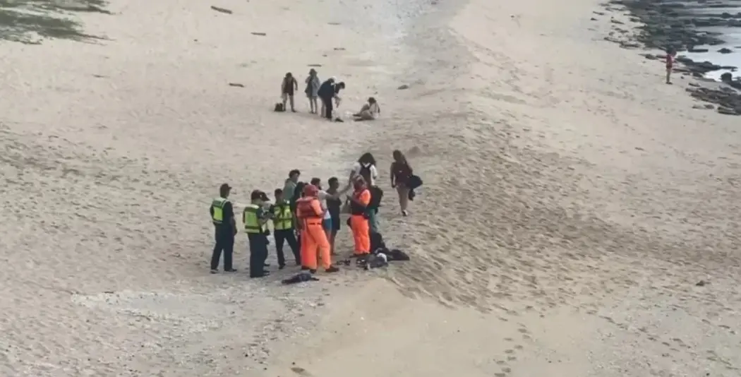 ▲外籍浮潛遊客到綠島下水後不見蹤影，消防搜救中。（圖／翻攝畫面）